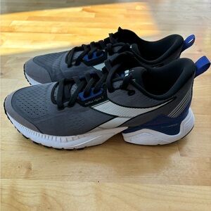 Diadora Mythos Vigore 2 Size